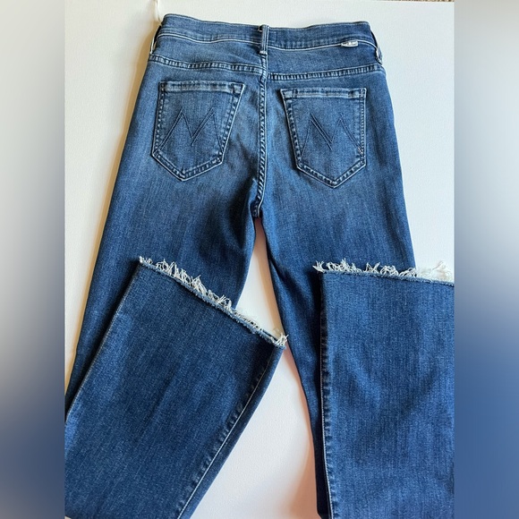 COPY - Mother Weekender Fray Jeans - Picture 4 of 4